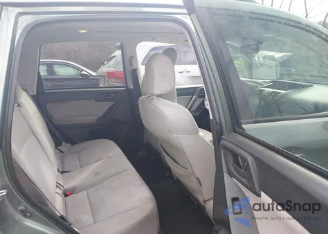 2015 Subaru Forester 2.5I Premium z USA, uszkodzony, nr VIN JF2SJADC8FH456534